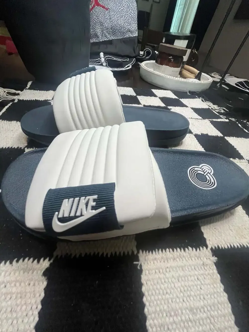 Nike offcourt adjust